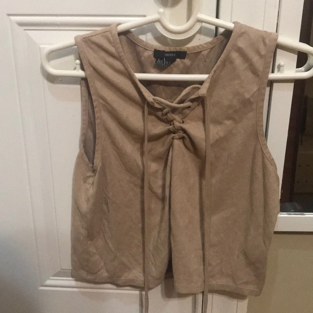 Suede nude cropped tank